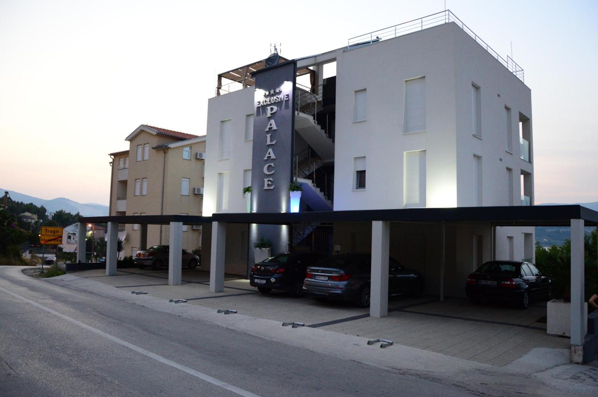 Apartments Exclusive Palace II Τρογκίρ Εξωτερικό φωτογραφία